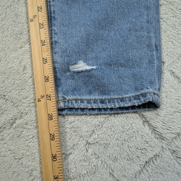 American Eagle Jeans Women's 6 Blue Light Wash Mom High Rise Roomy 28” - Picture 4 of 8